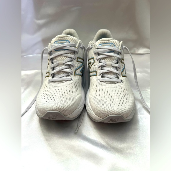 New Balance Sneakers - Picture 2 of 7